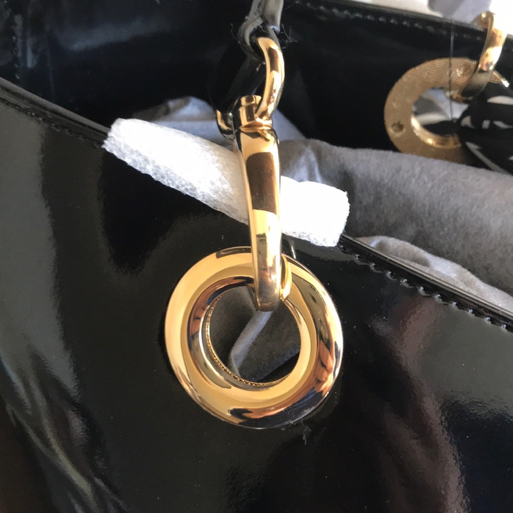 DKNY brand new hobo 💼 - Picture 7 of 8